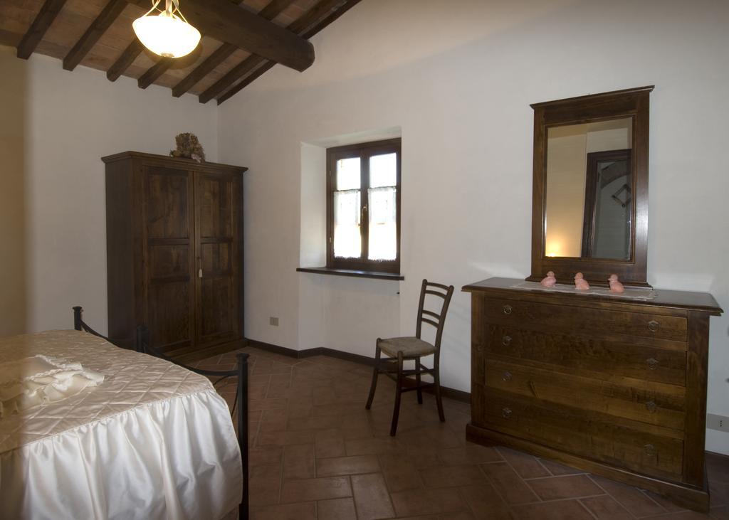 Casa Il Ponte Appartement Chianni Buitenkant foto