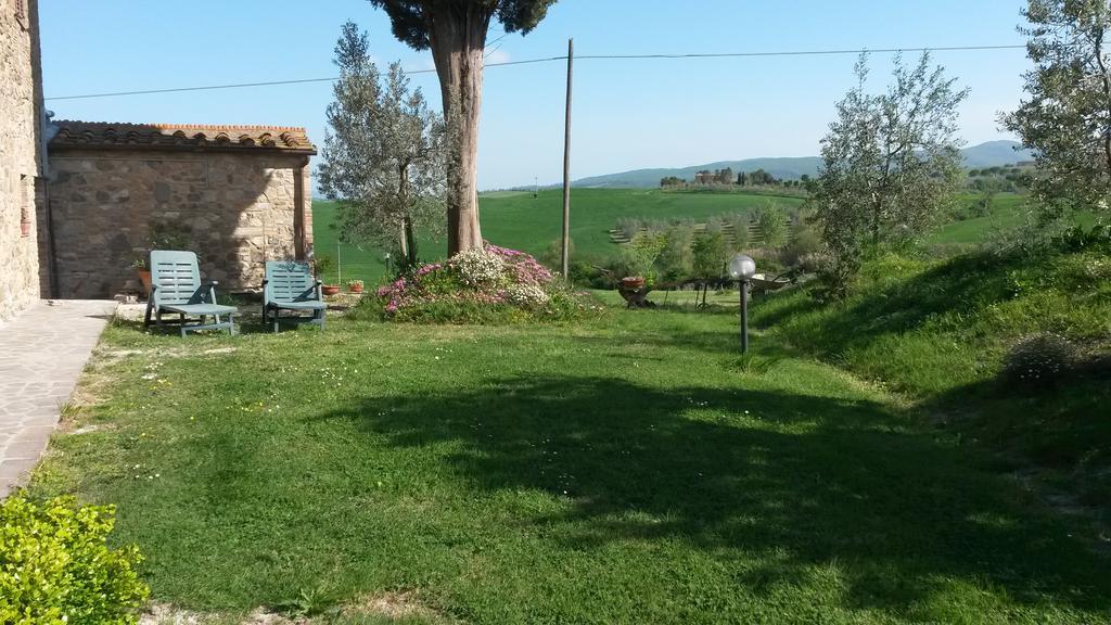 Casa Il Ponte Appartement Chianni Buitenkant foto