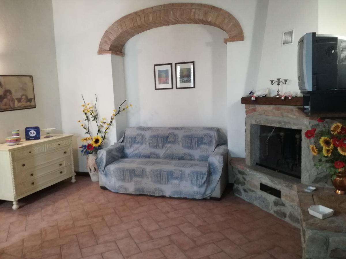 Casa Il Ponte Appartement Chianni Buitenkant foto