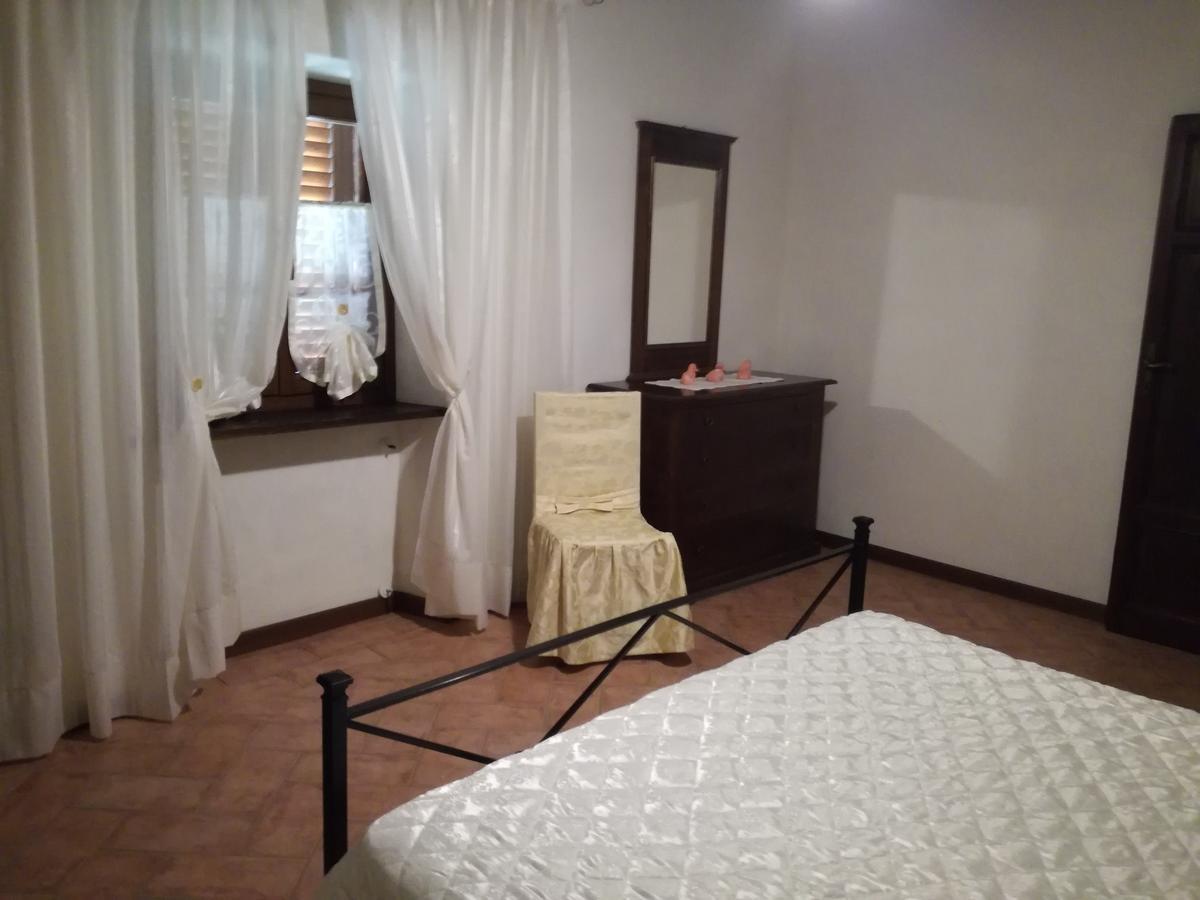 Casa Il Ponte Appartement Chianni Buitenkant foto